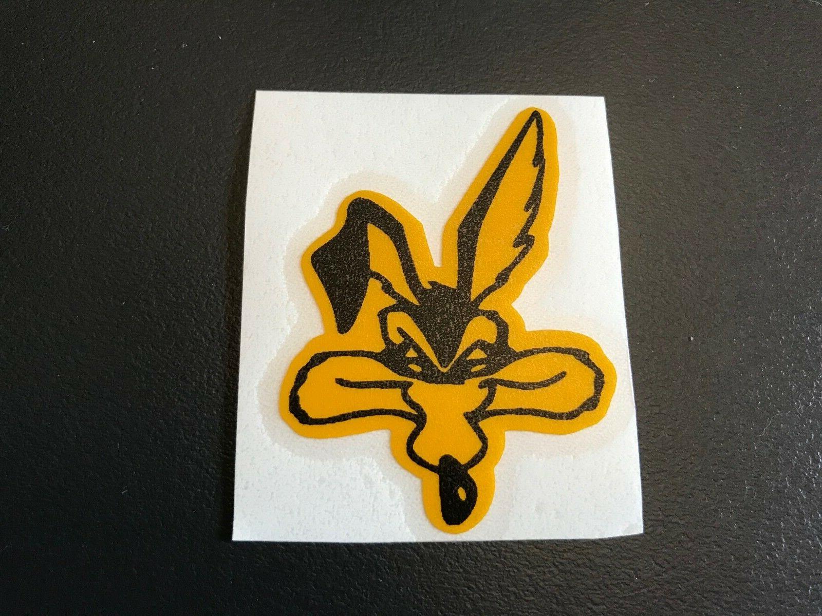 sticker jaune et noir reflechissant coyote skull